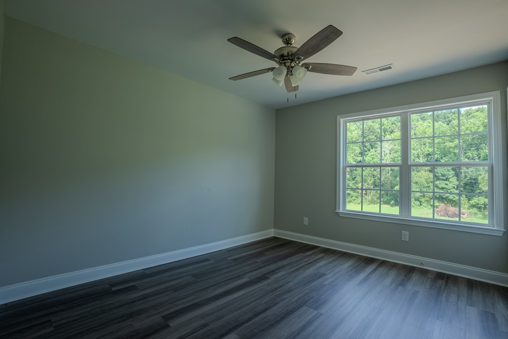 139 Harrison Lane Dalton, GA 30721 - Photo 4 of 16 Gallery Image 4