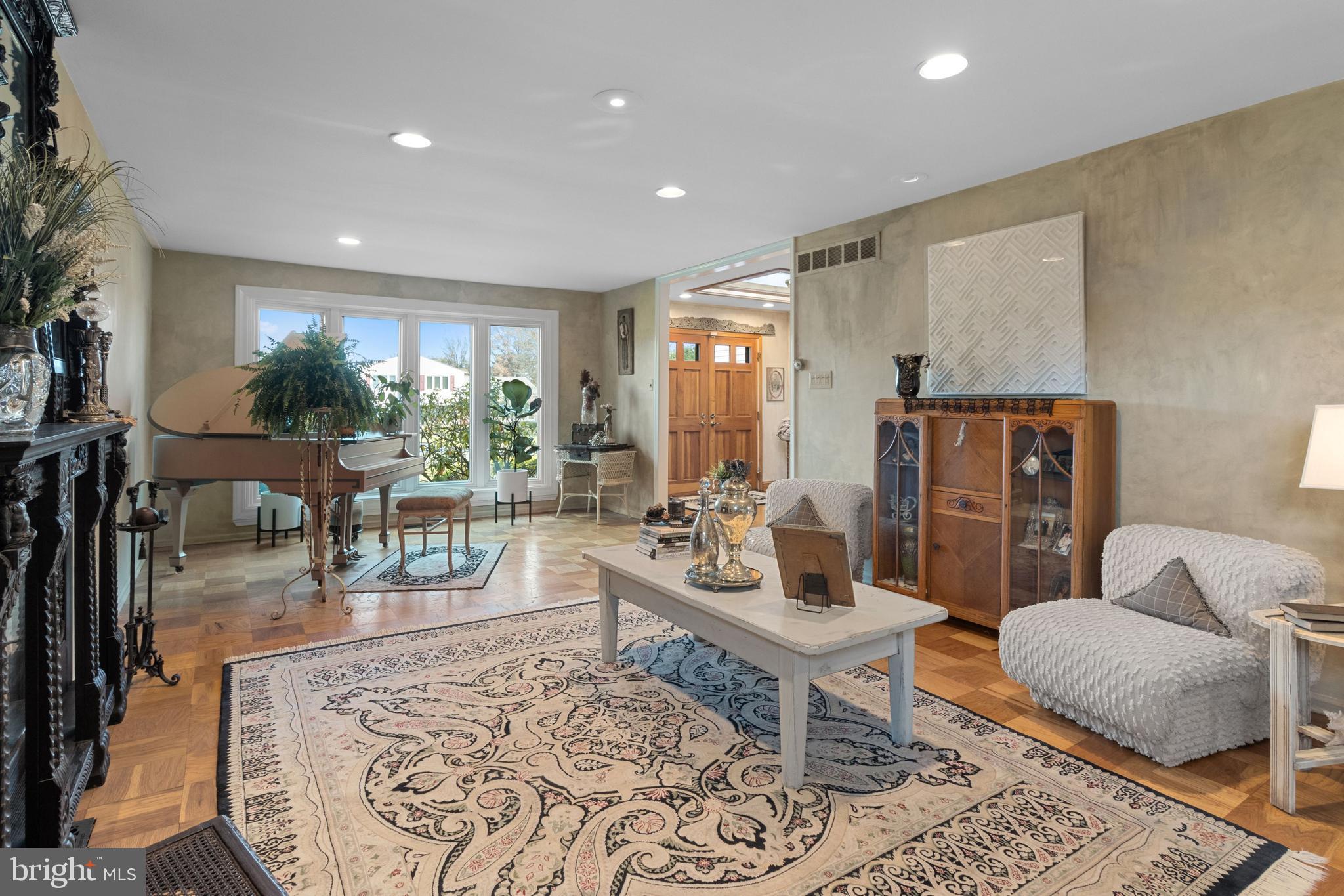 63 Lempa Road Southampton, PA 18966 - Photo 8 of 38 Living Room