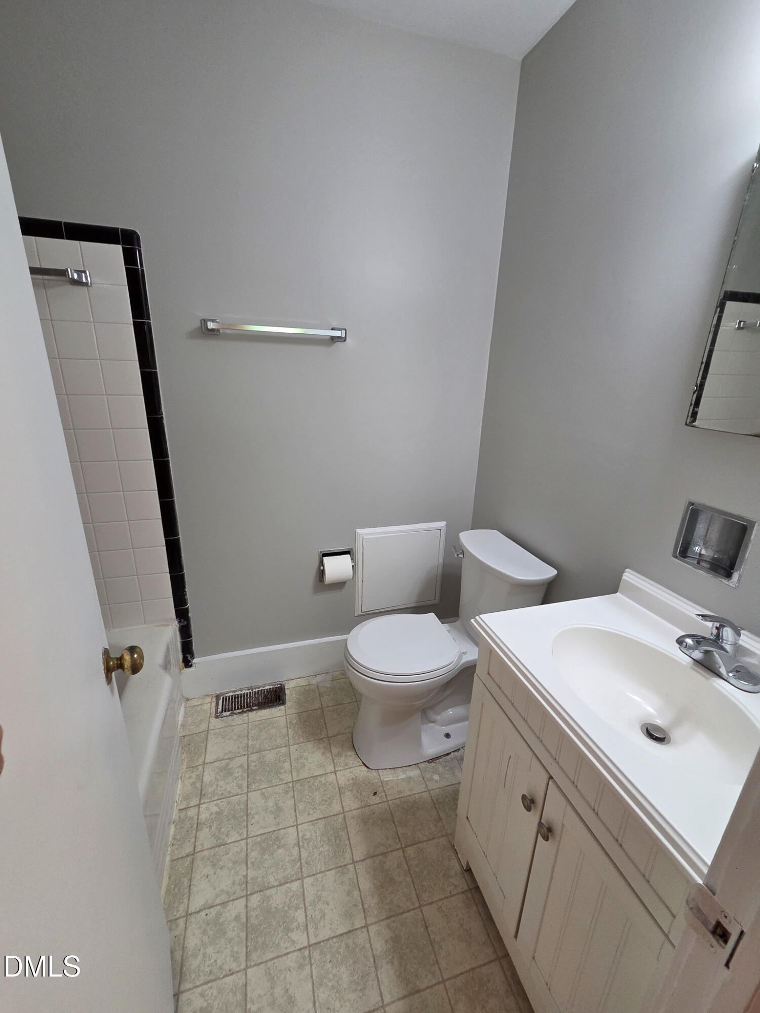 3428 Wade Avenue Raleigh, NC 27607 - Photo 8 of 33 20260615_140431