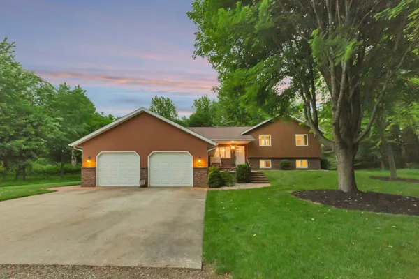 $675,000 | N5210 Whitetail Road, Seymour, WI 54165
