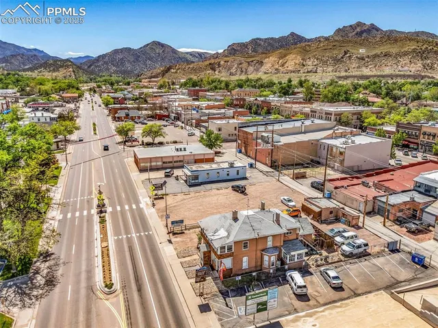 $425,000 | 621 Royal Gorge Boulevard, Canon City, CO 81212