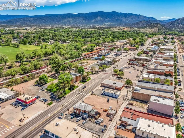 $425,000 | 621 Royal Gorge Boulevard, Canon City, CO 81212