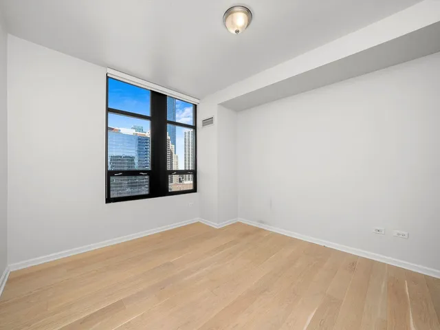 $4,000 | 1255 South State Street, Unit 1703, Chicago, IL 60605