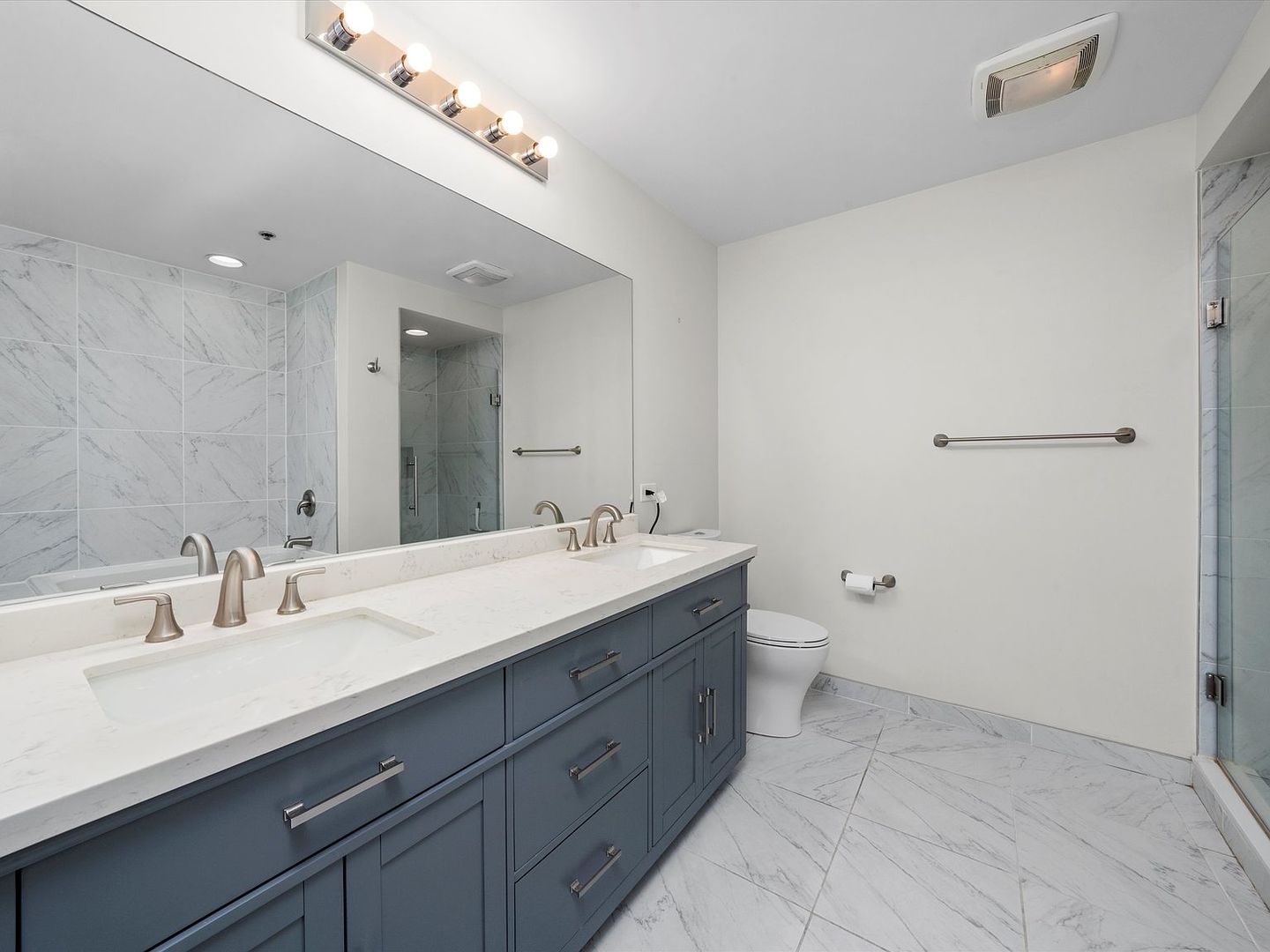 1255 South State Street, Unit 1703 Chicago, IL 60605 - Photo 13 of 27