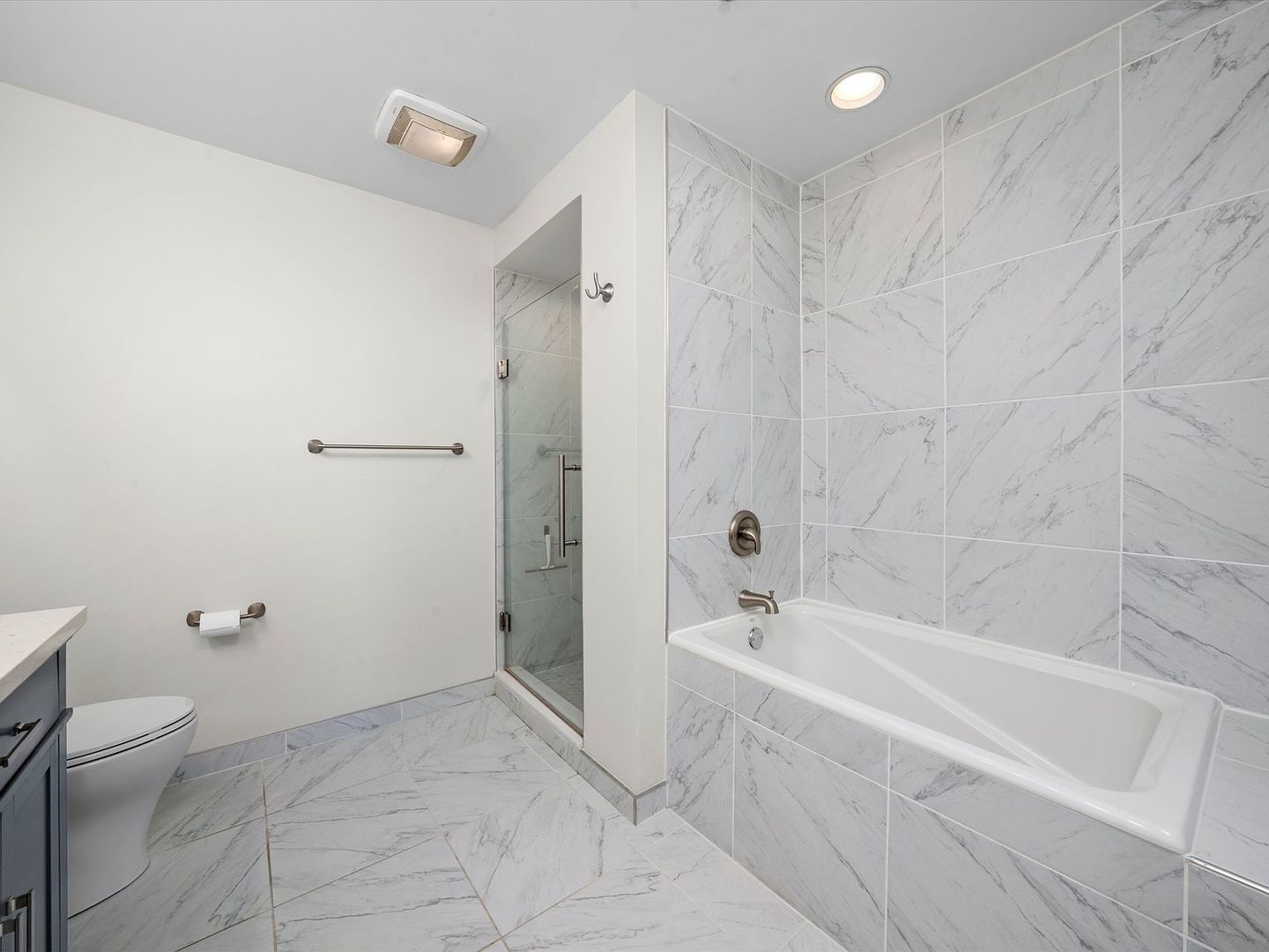 1255 South State Street, Unit 1703 Chicago, IL 60605 - Photo 14 of 27