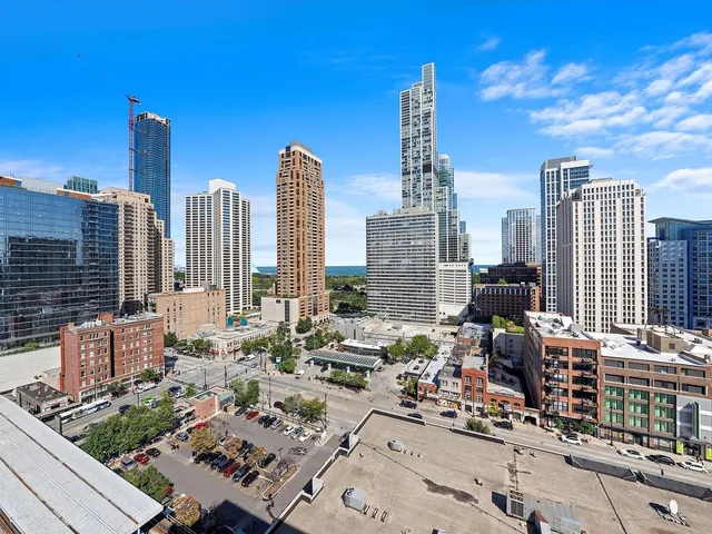 $4,000 | 1255 South State Street, Unit 1703, Chicago, IL 60605