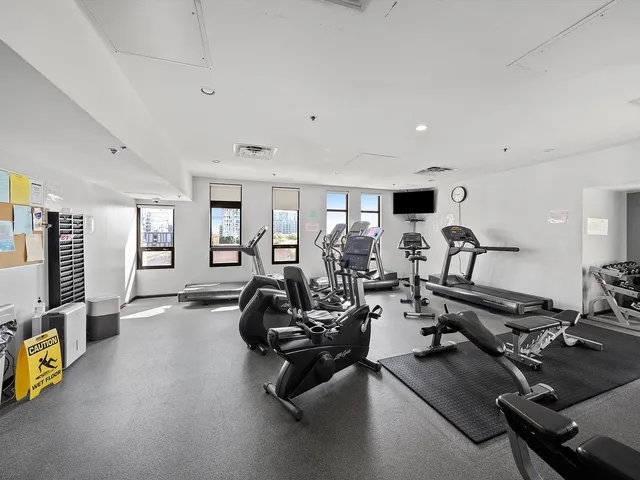 $4,000 | 1255 South State Street, Unit 1703, Chicago, IL 60605