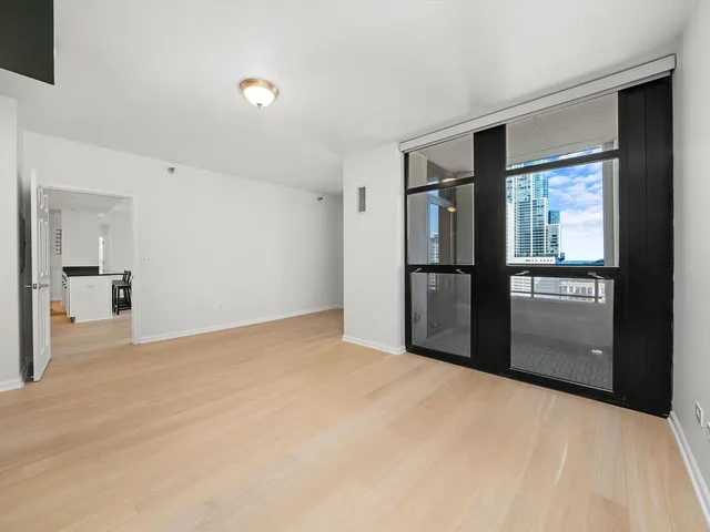 $4,000 | 1255 South State Street, Unit 1703, Chicago, IL 60605
