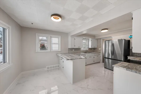 $299,999 | 1217 North Avenue, Sheboygan, WI 53083