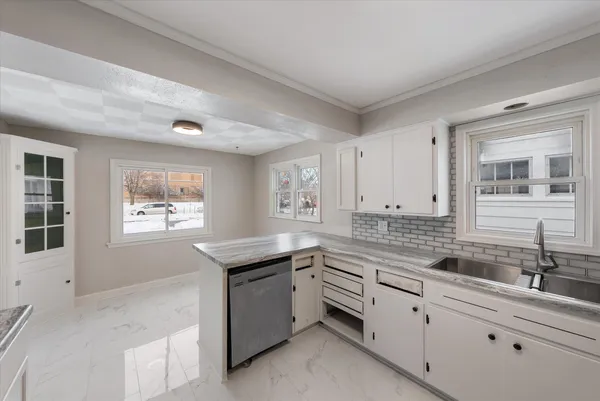 $299,999 | 1217 North Avenue, Sheboygan, WI 53083