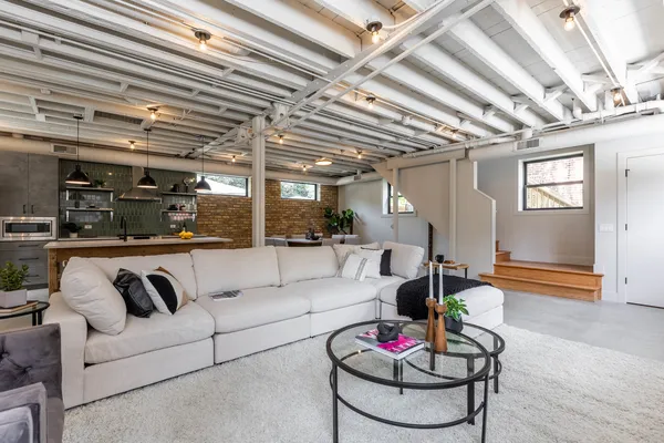 $6,995 | 2228 North Kedzie Boulevard, Unit CH, Chicago, IL 60647
