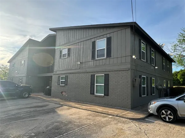 $1,275 | 7300 Comanche Trail, Unit 2, Lake Worth, TX 76135