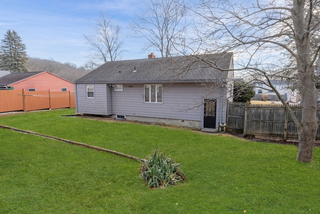 6 Bartlett Road Danvers, MA 01923 - Photo 3 of 28 Gallery Image 3
