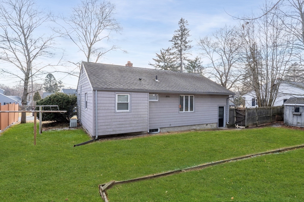 6 Bartlett Road Danvers, MA 01923 - Photo 4 of 28 Gallery Image 4