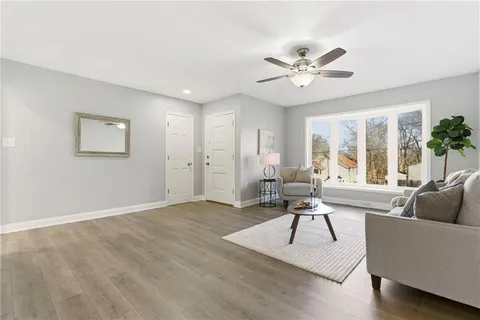 $238,988 | 914 Madison Street, Leavenworth, KS 66048