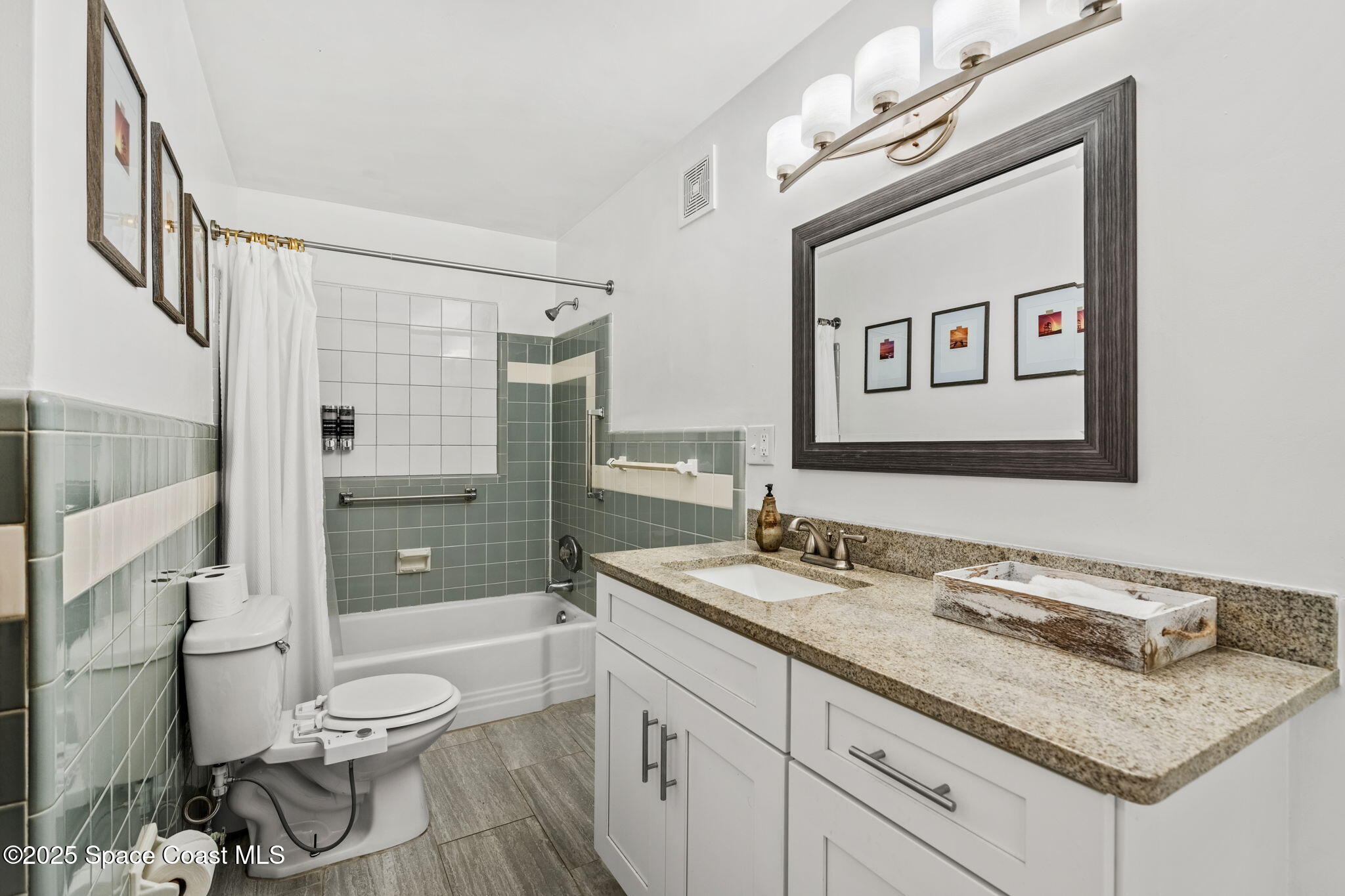 411 Poinsettia Road Melbourne Beach, FL 32951 - Photo 20 of 78 Guest Bathroom Views