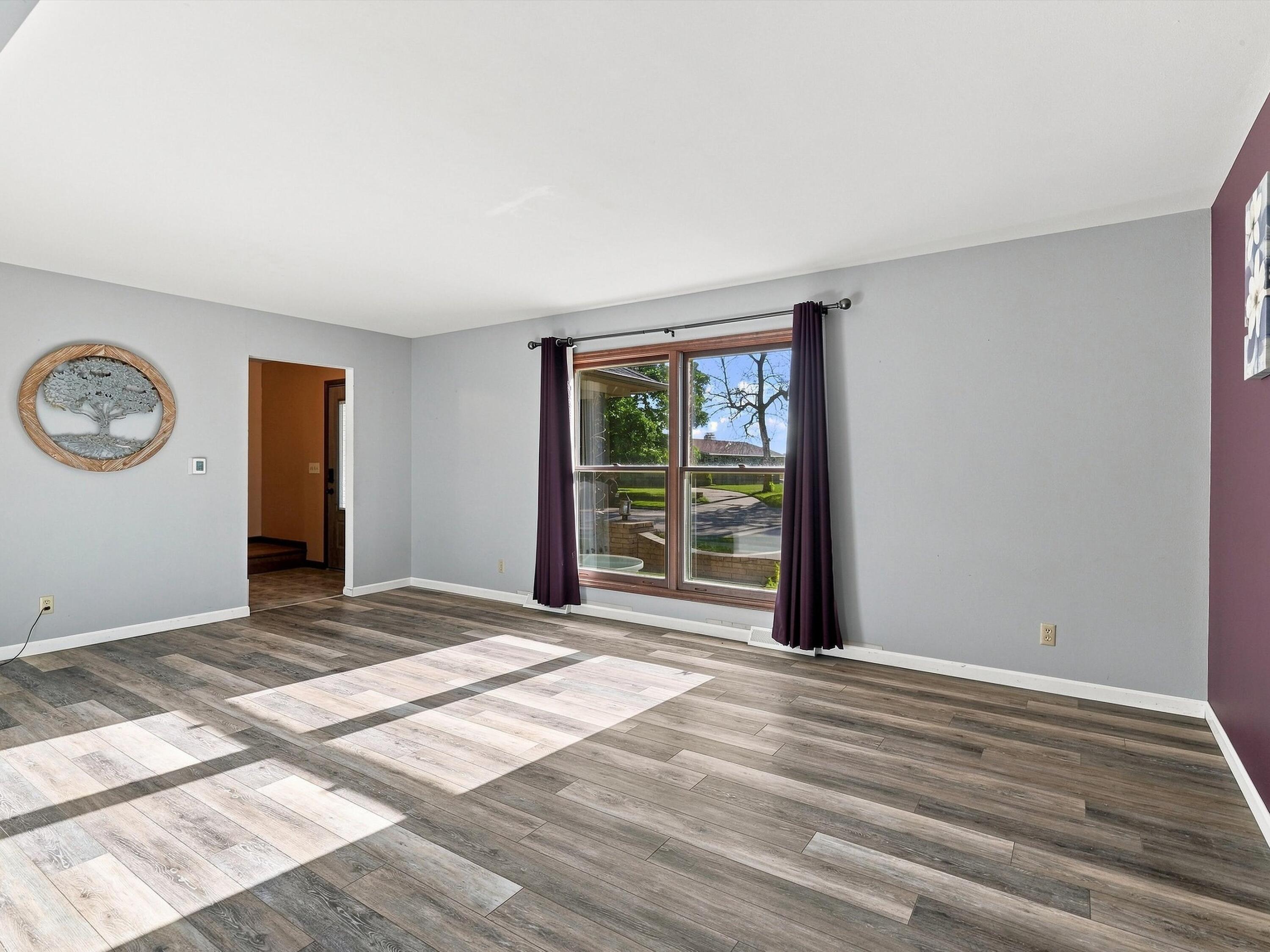 3604 Adams Street Two Rivers, WI 54241 - Photo 5 of 30 06-DSC_07271