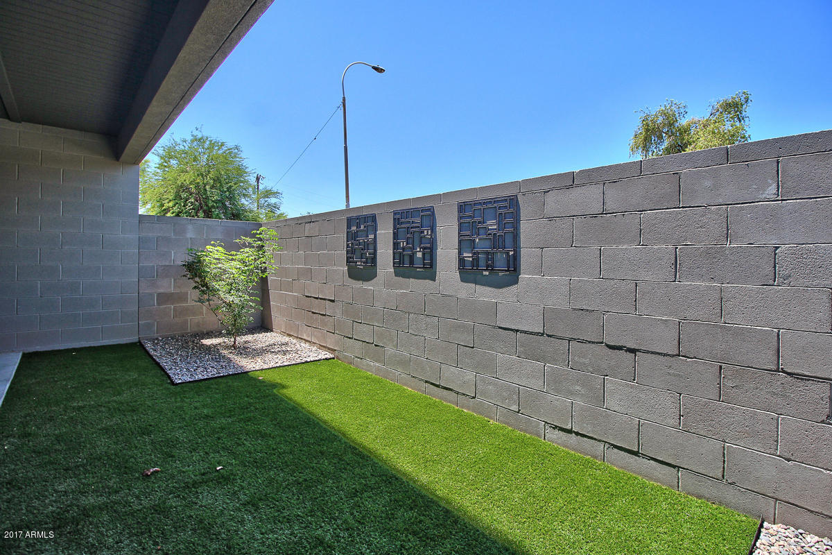 2727 East Thomas Road, Unit 5 Phoenix, AZ 85016 - Photo 5 of 34 2727-E-Thomas-13