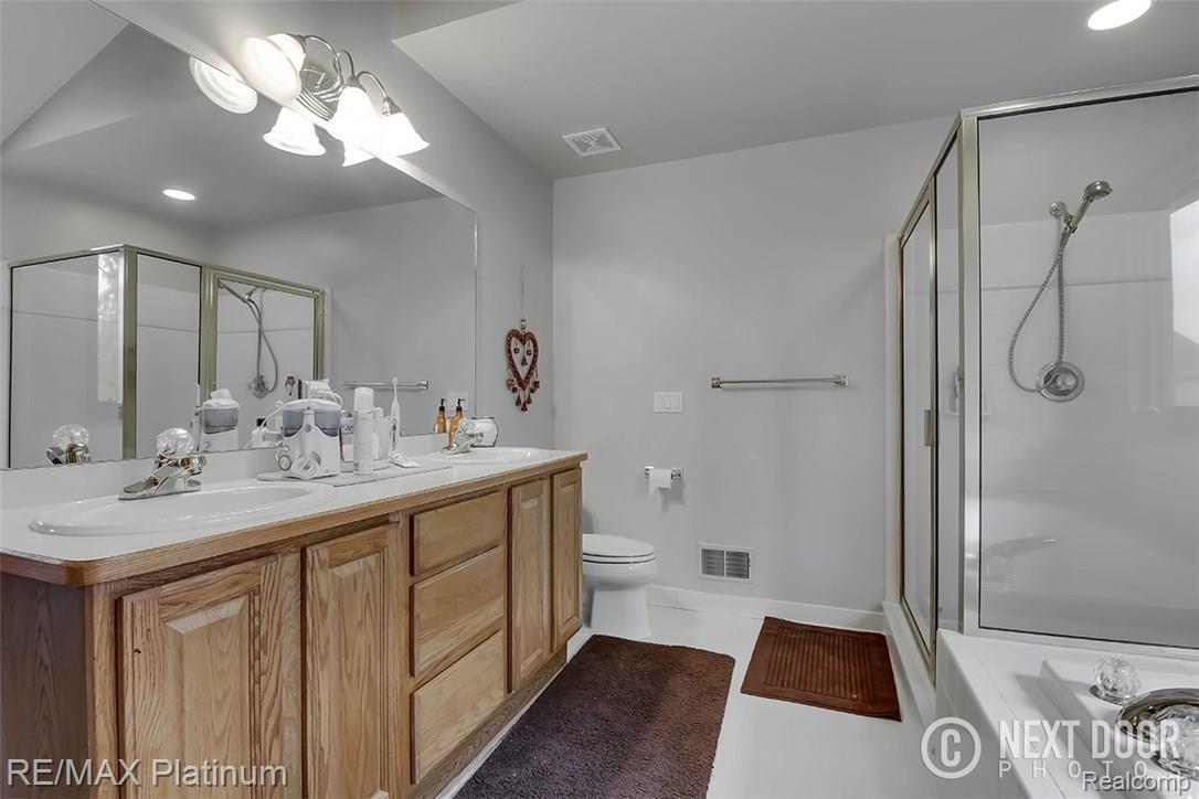 9730 Quail Ridge Run Brighton, MI 48114 - Photo 23 of 30 Master Bathroom