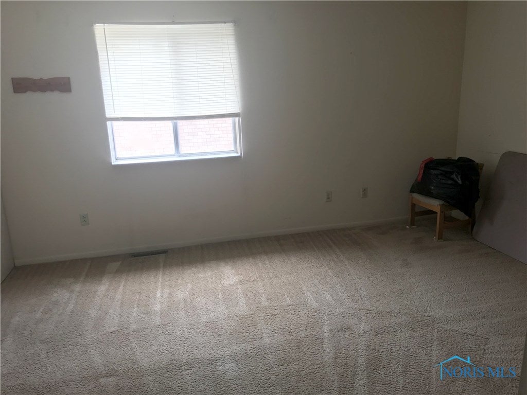 2266 Rockspring Road Toledo, OH 43614 - Photo 7 of 10 Gallery Image 7