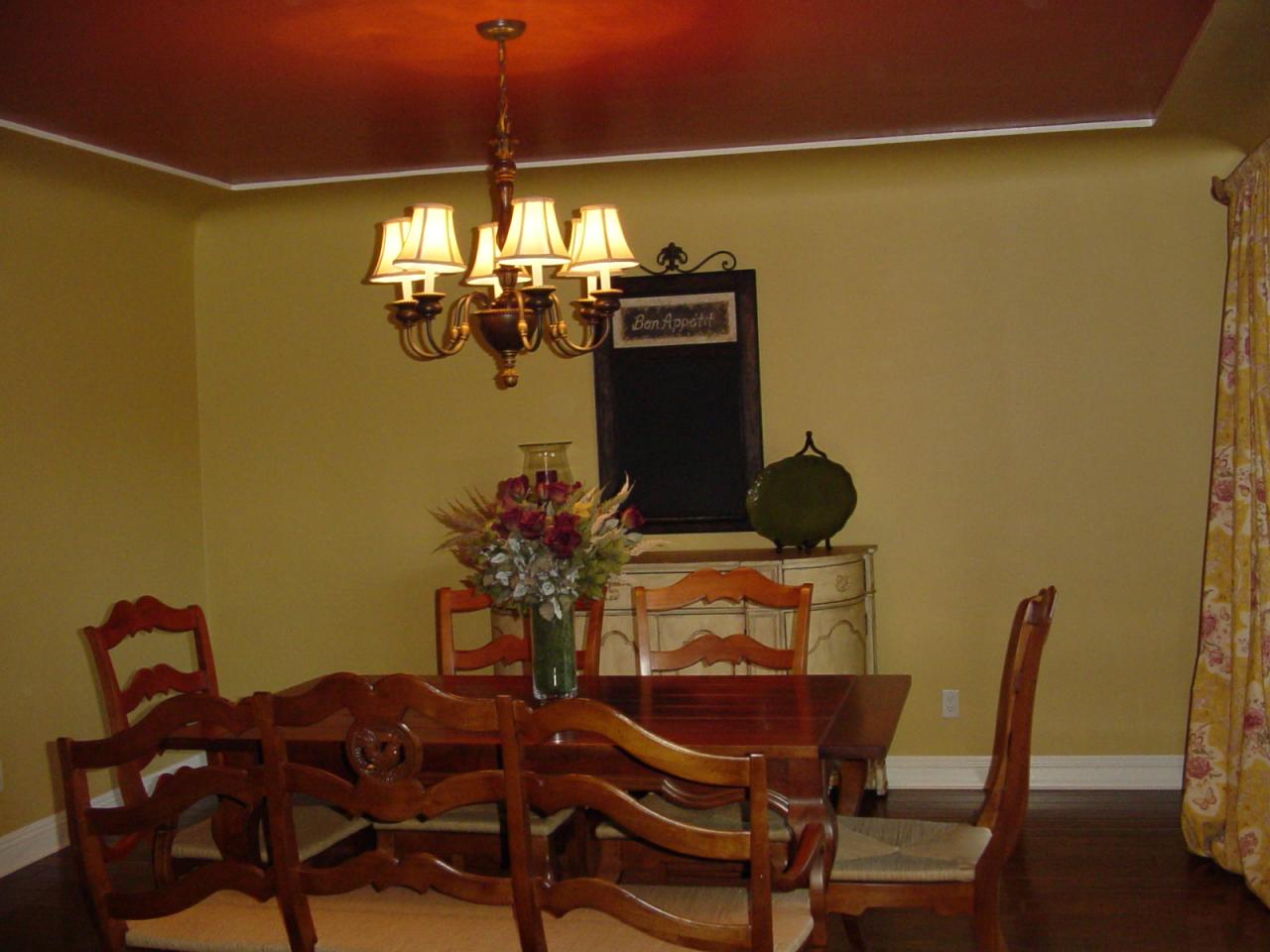 35 East Lawrence Road Phoenix, AZ 85012 - Photo 13 of 14 Dining room