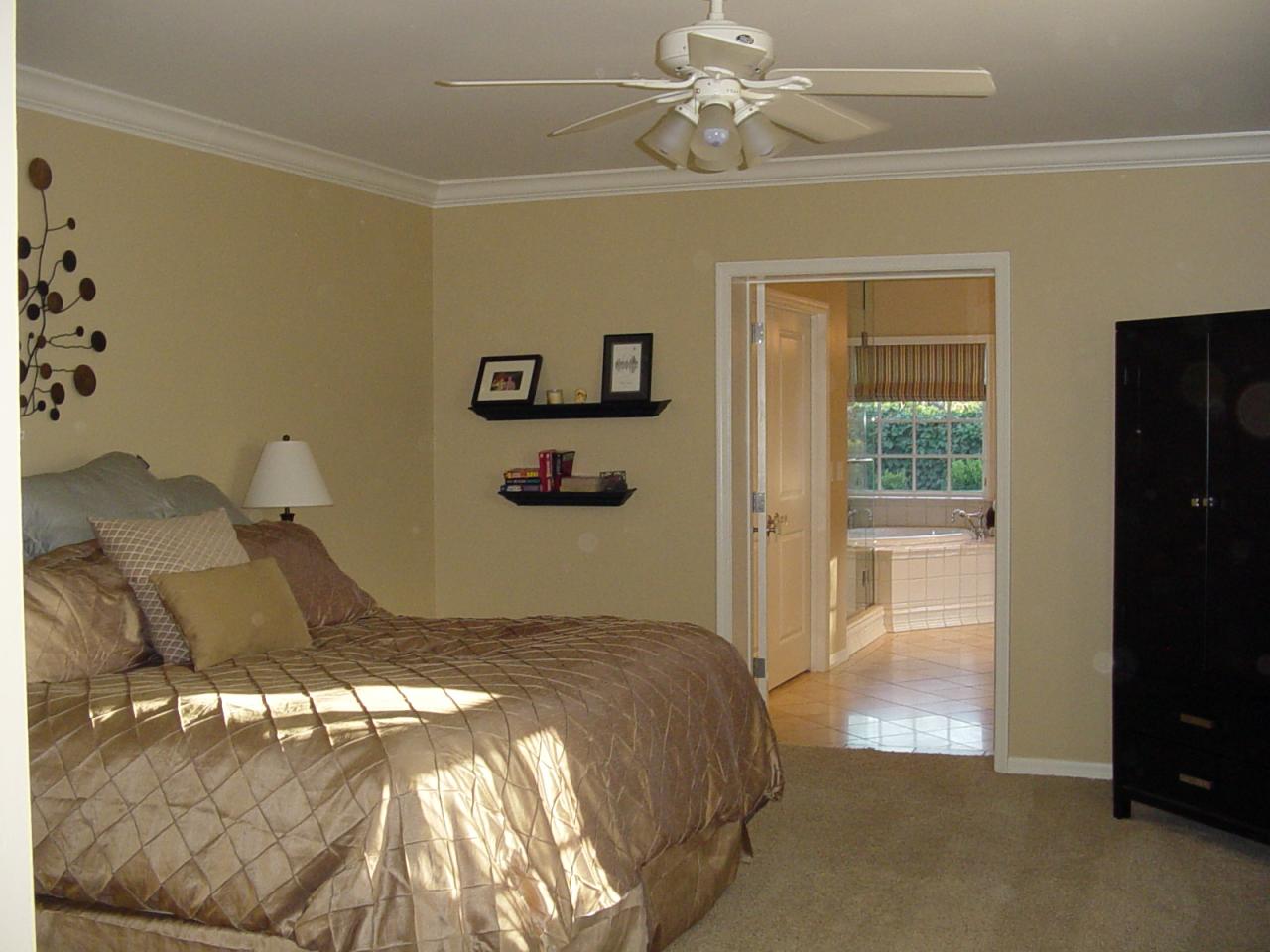 35 East Lawrence Road Phoenix, AZ 85012 - Photo 7 of 14 Master Bedroom