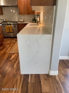 15783 Fisk Road Yakima, WA 98908 - Photo 22 of 61 Sleek waterfall design