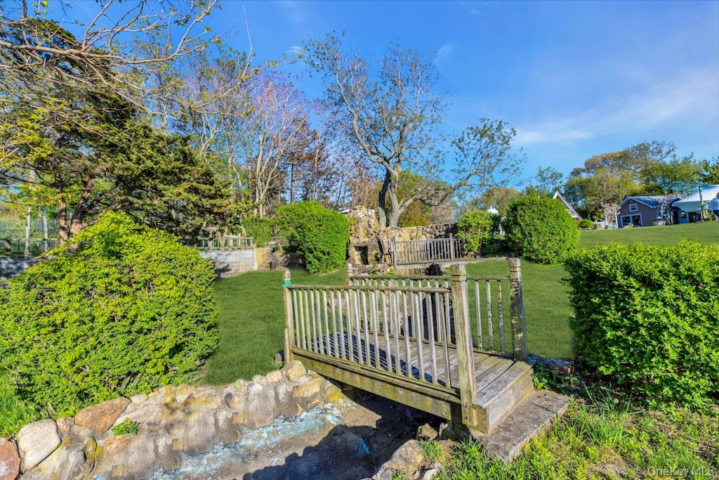 995 Red Fox Road Mattituck, NY 11952 - Photo 12 of 45 Gallery Image 12