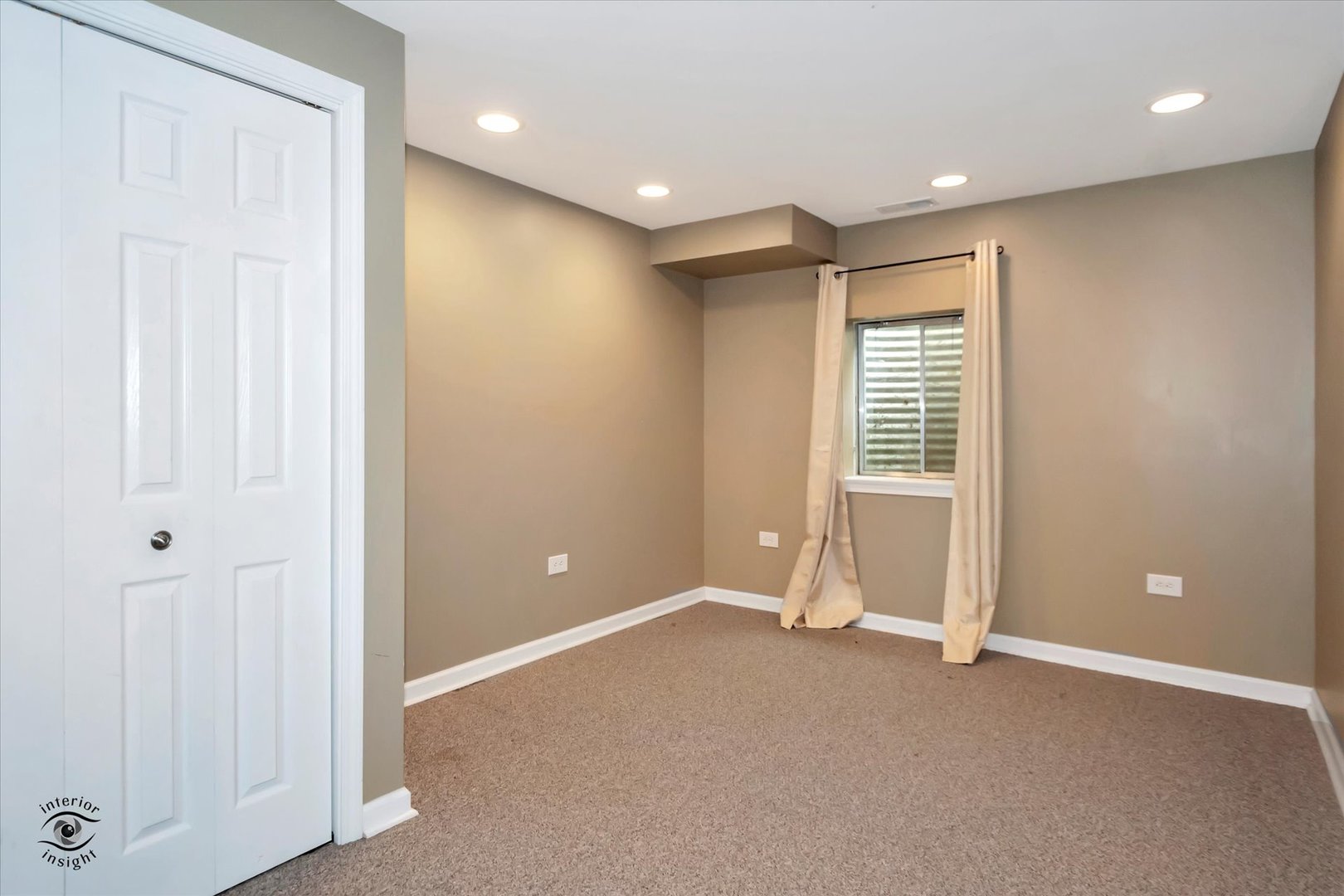 16364 Celtic Circle Manhattan, IL 60442 - Photo 23 of 31 a view of an empty room with a window