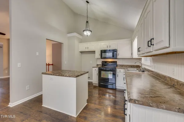 $2,300 | 3817 Rockford Street, Unit 23, Kingsport, TN 37664
