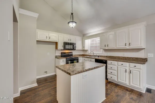 $2,300 | 3817 Rockford Street, Unit 23, Kingsport, TN 37664