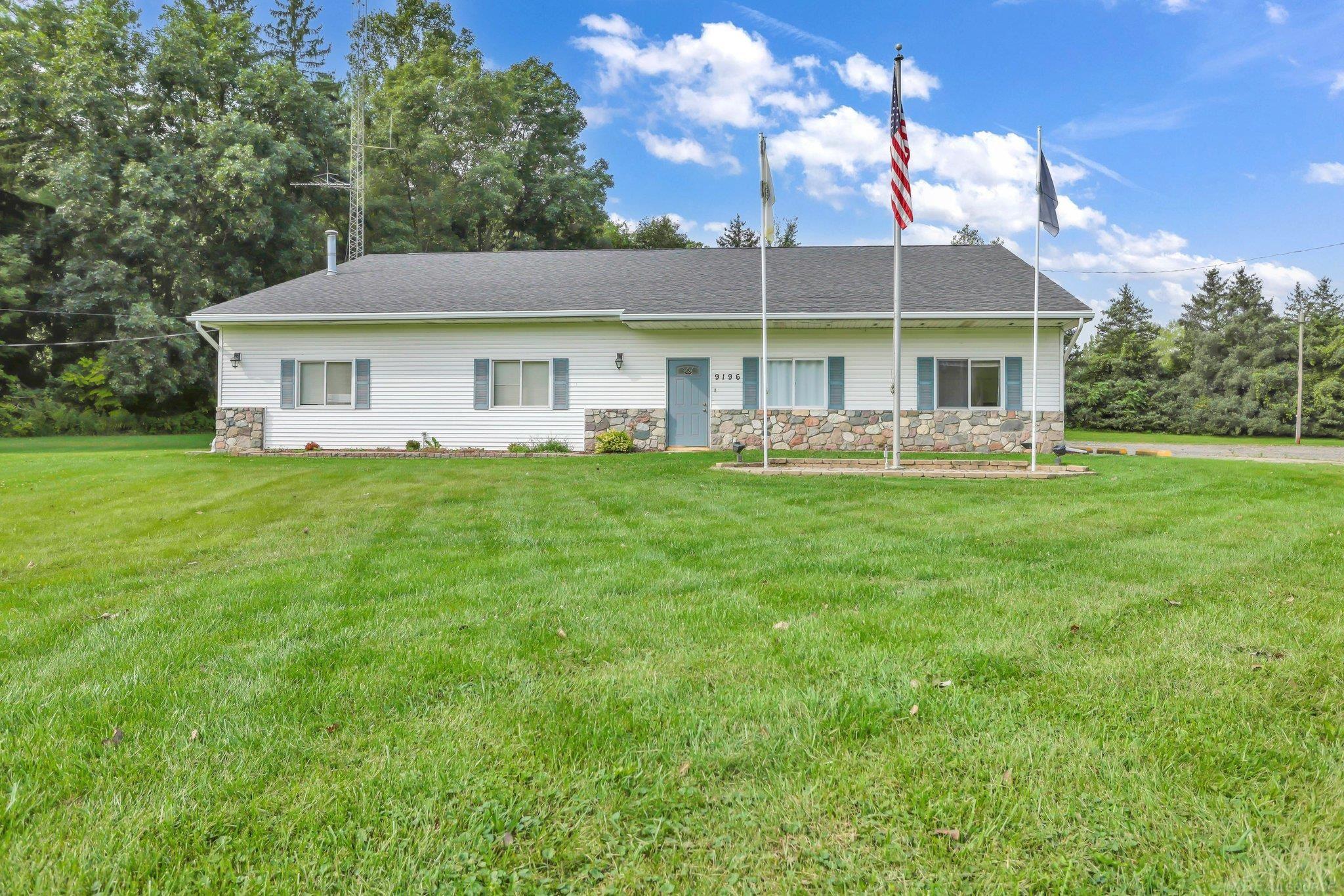 9196 South State Road Goodrich, MI 48438 - Photo 1 of 25 50153836-200649eb-62f8-42fb-ba5f-735cbdda6fb0.JPG