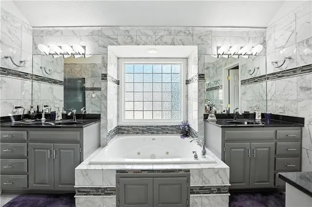 $529,900 | 5118 Pelican Point, Lee's Summit, MO 64082