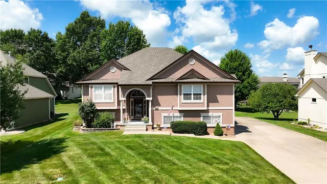 $529,900 | 5118 Pelican Point, Lee's Summit, MO 64082