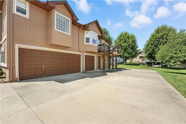 $529,900 | 5118 Pelican Point, Lee's Summit, MO 64082