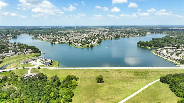 $529,900 | 5118 Pelican Point, Lee's Summit, MO 64082