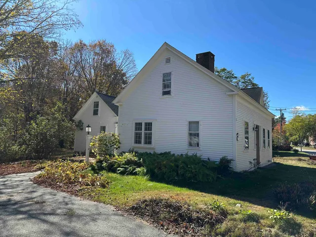 $2,350 | 7 Bennington Road, Unit MAIN 1, Hancock, NH 03449