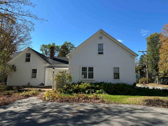 $2,350 | 7 Bennington Road, Unit MAIN 1, Hancock, NH 03449