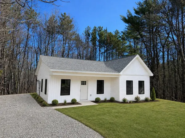 $299,000 | 15 Sylvan Road, Orono, ME 04473