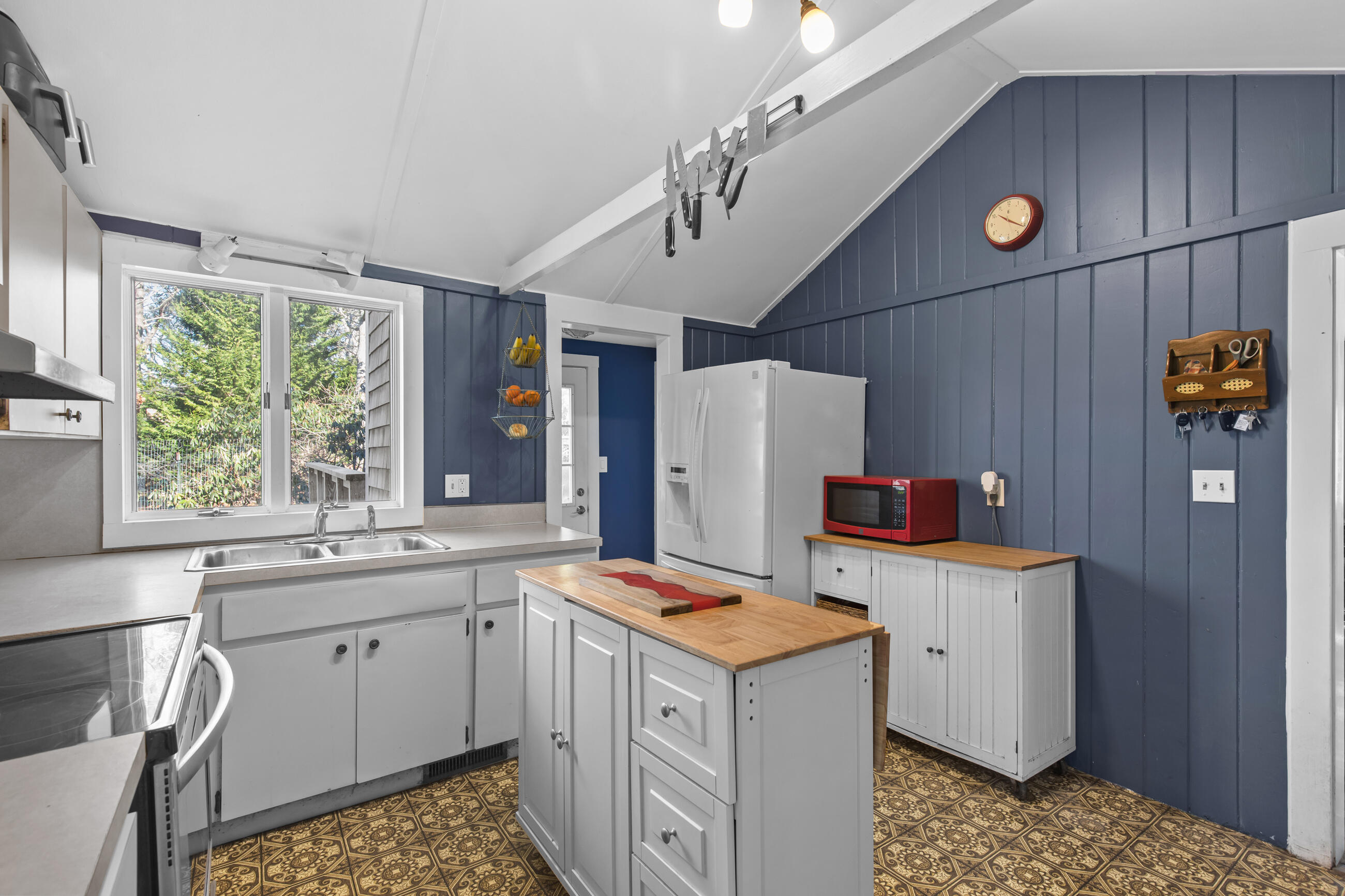 1065 Great Pond Road Eastham, MA 02642 - Photo 10 of 23 1065 Great Pond Road, Eastham-Outer Cape