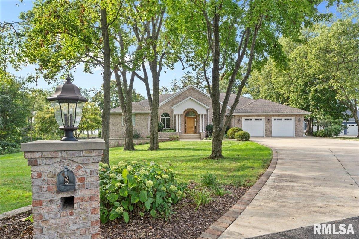 8 The Elms Lane Springfield, IL 62712 - Photo 1 of 86