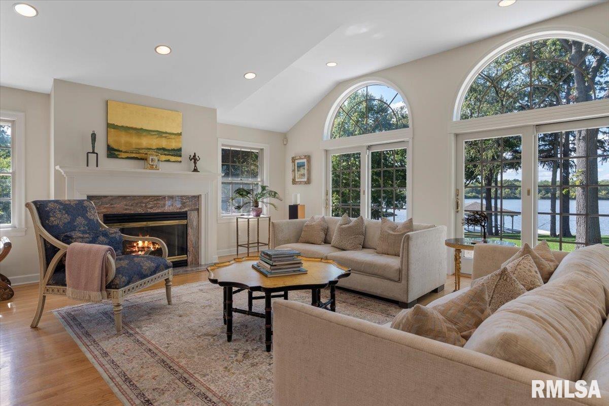 8 The Elms Lane Springfield, IL 62712 - Photo 17 of 86