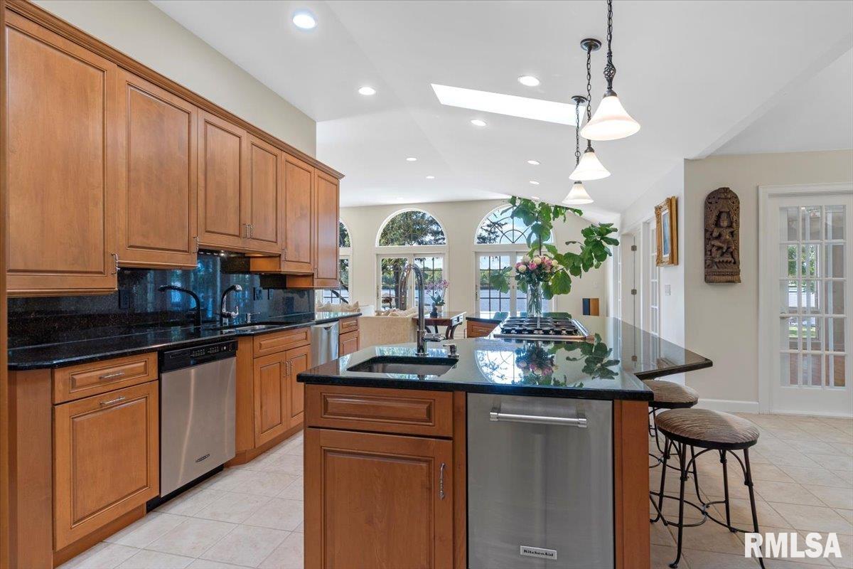 8 The Elms Lane Springfield, IL 62712 - Photo 21 of 86