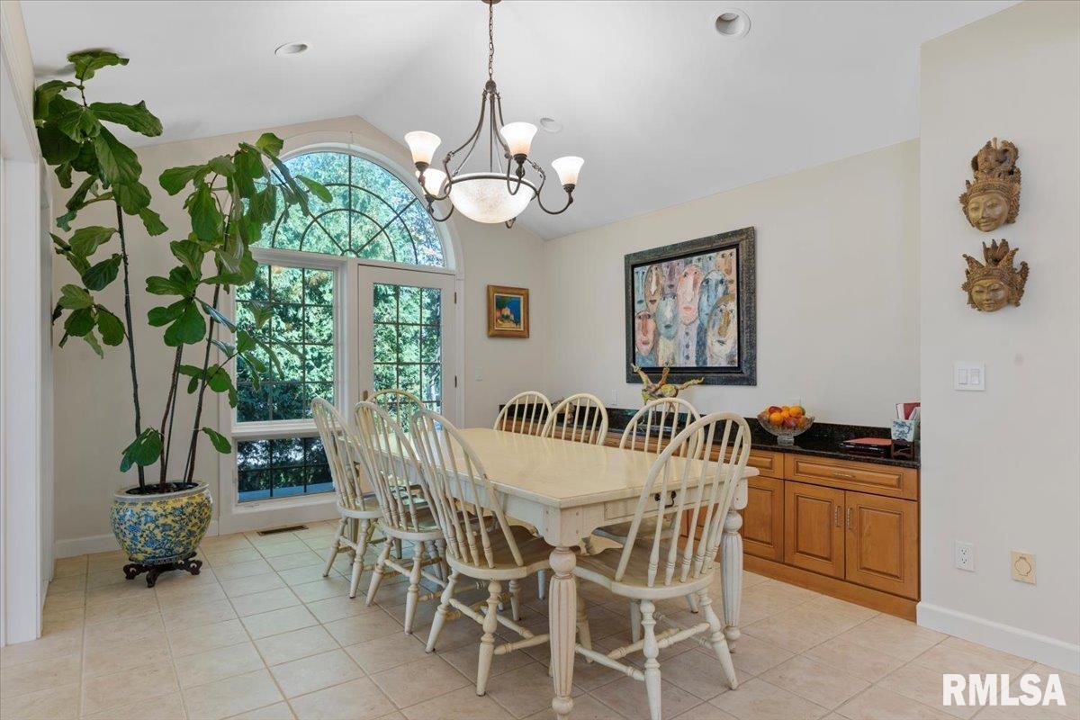 8 The Elms Lane Springfield, IL 62712 - Photo 24 of 86