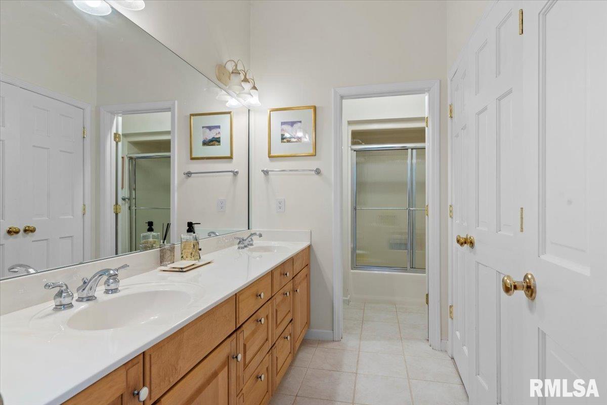 8 The Elms Lane Springfield, IL 62712 - Photo 32 of 86