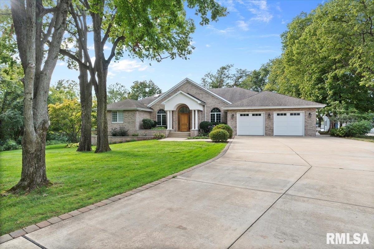 8 The Elms Lane Springfield, IL 62712 - Photo 5 of 86