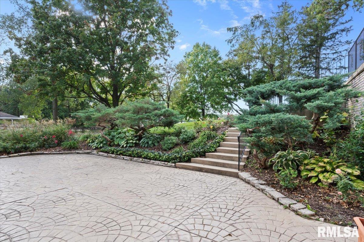 8 The Elms Lane Springfield, IL 62712 - Photo 62 of 86