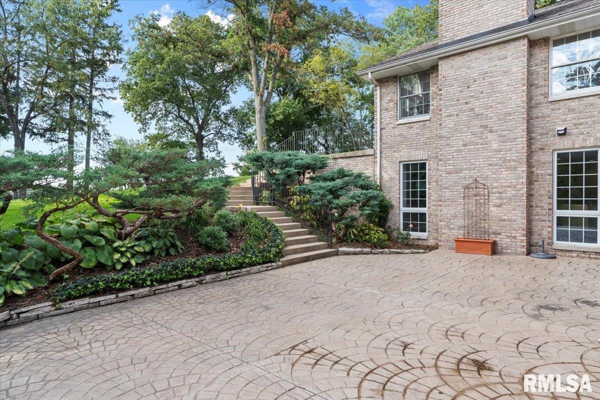 8 The Elms Lane Springfield, IL 62712 - Photo 63 of 86