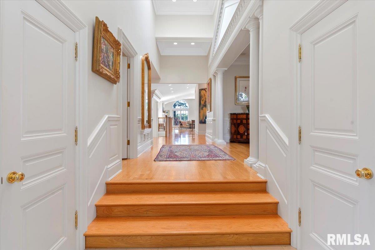 8 The Elms Lane Springfield, IL 62712 - Photo 9 of 86