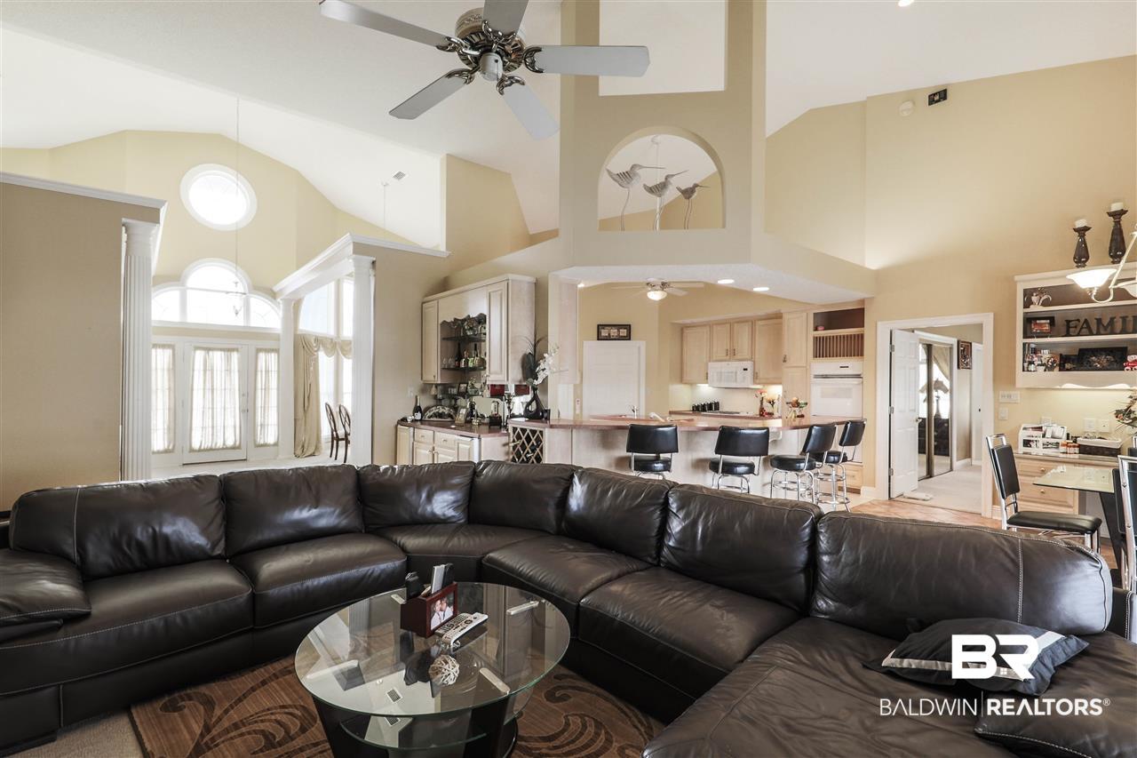 9456 Lakeview Drive Foley, AL 36535 - Photo 4 of 31 Living Room